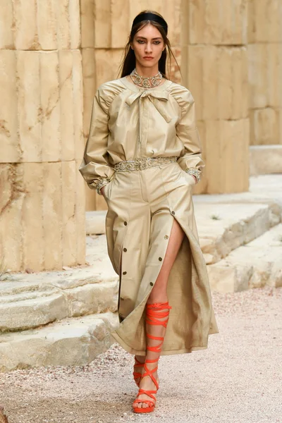 Look 40